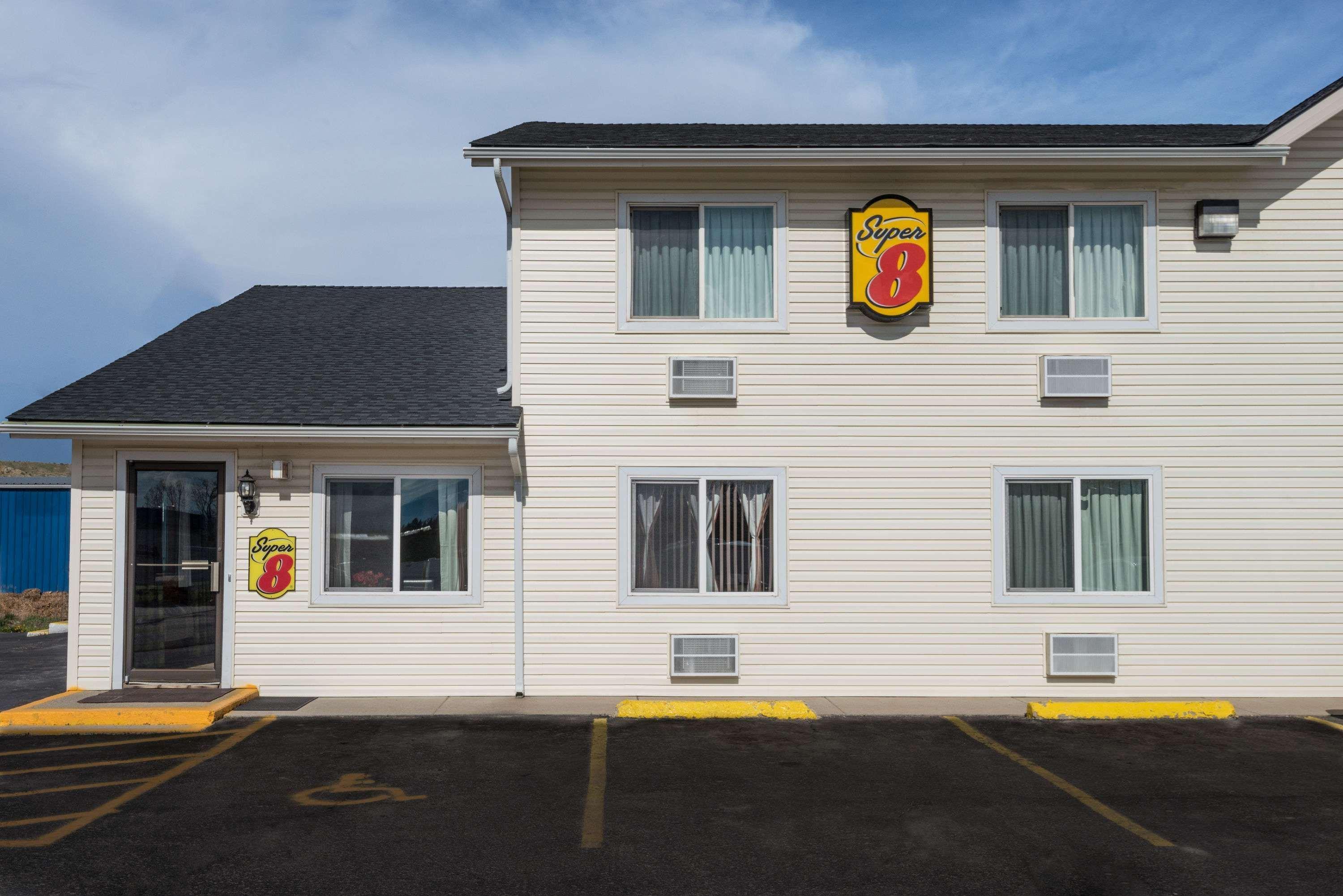 Super 8 Sheridan Exterior photo